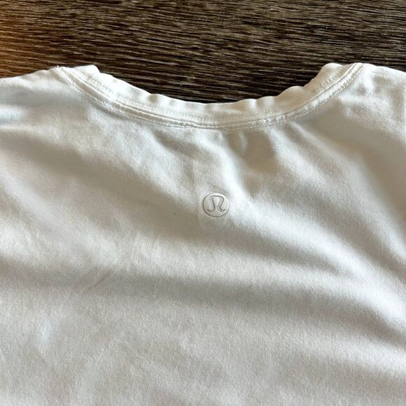 EUC Lululemon Love Curved-Hem Crewneck T-Shirt White Pima Cotton Size 2 Capsule - Picture 7 of 11